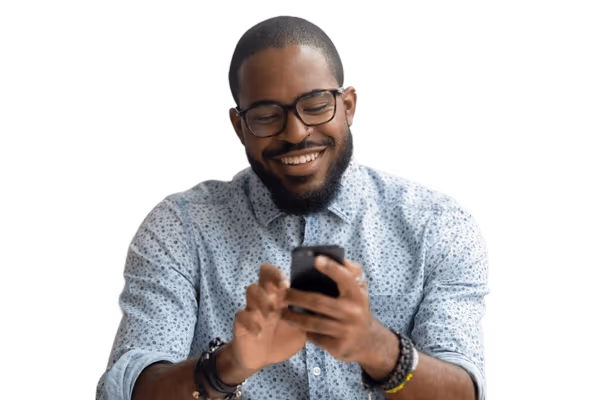 A man smiling while using Dustid on his phone